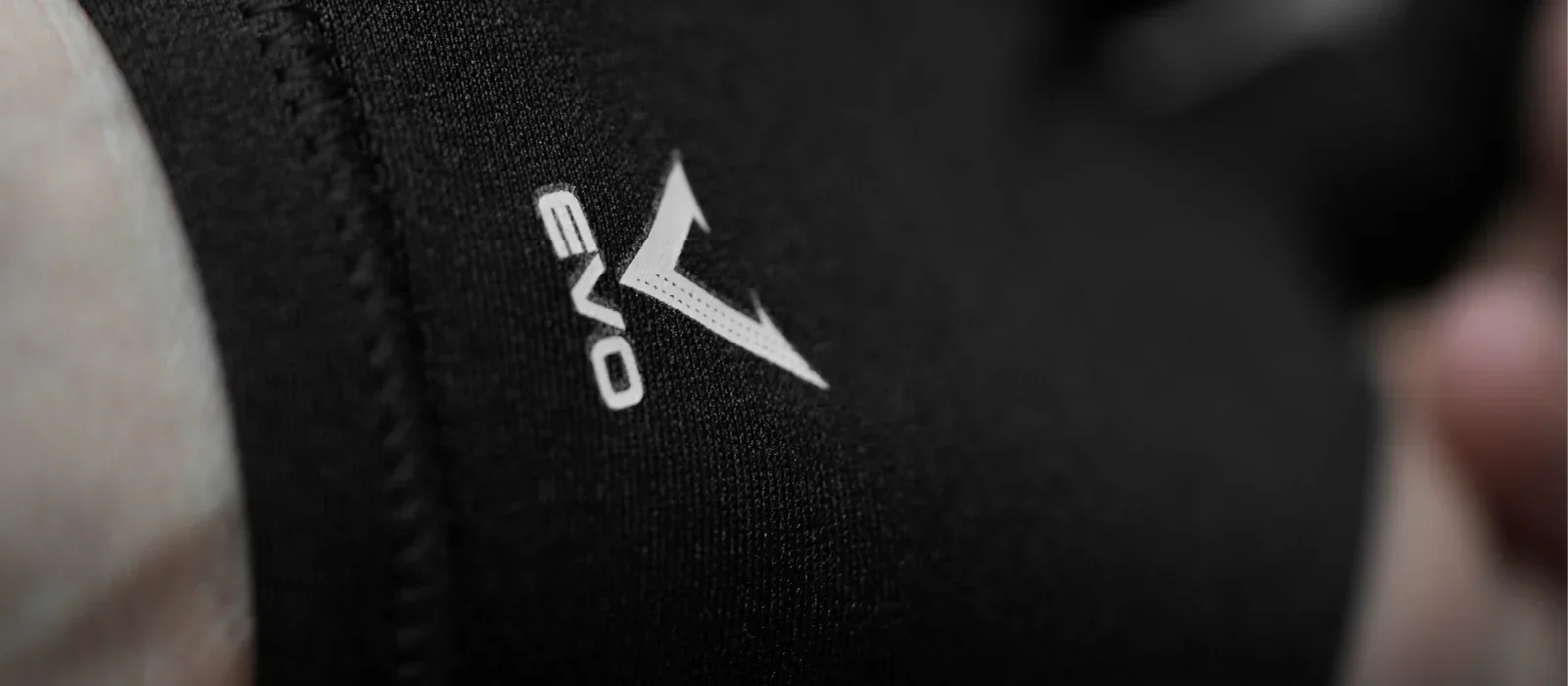 EVO Crystal Ember Vein No Wrap Pool Cue Maxbing Edition - Image 11